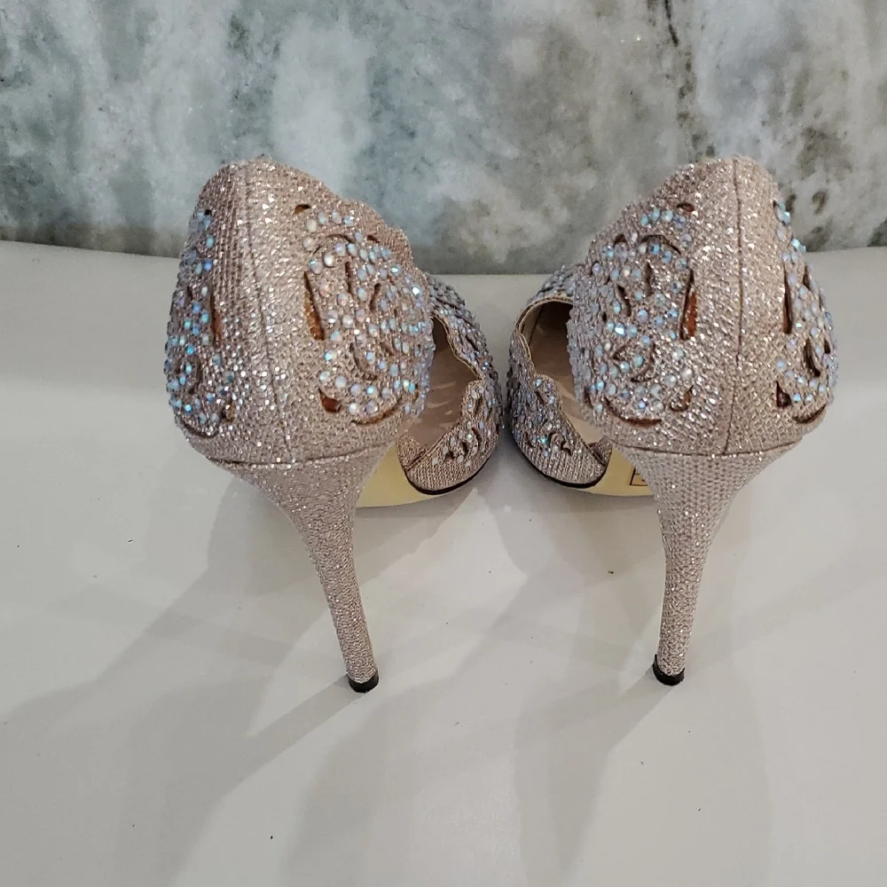 Celeste Gold Heels with Elegant Laser-Cut Design Sz 7 Wedding Graduation. - Picture 16 of 16
